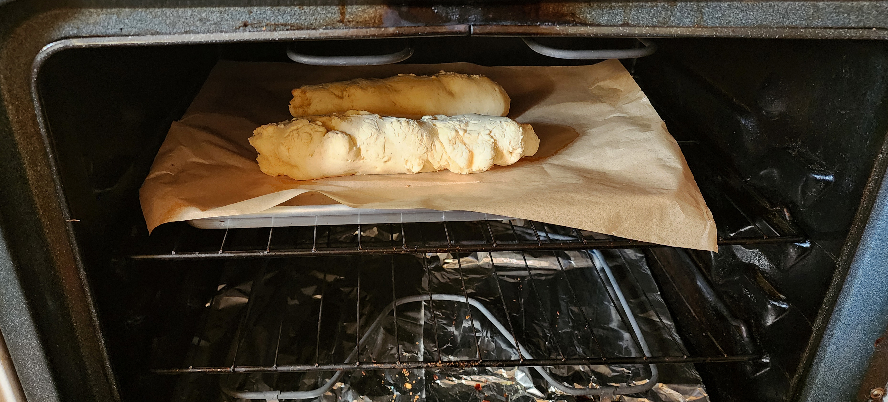 Zwieack loaves ggoingg into the oven